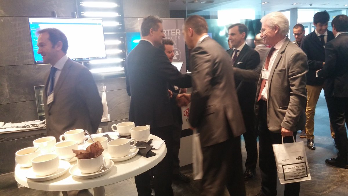 iKN_Spain's tweet photo. Networking con @ricohspain @KYOCERA_DS_ES @Comarch @Mercanza @ESIspain @KYOCERA_DS_ES en #TransformacionDigital2016 https://t.co/OgFc6iQhEn