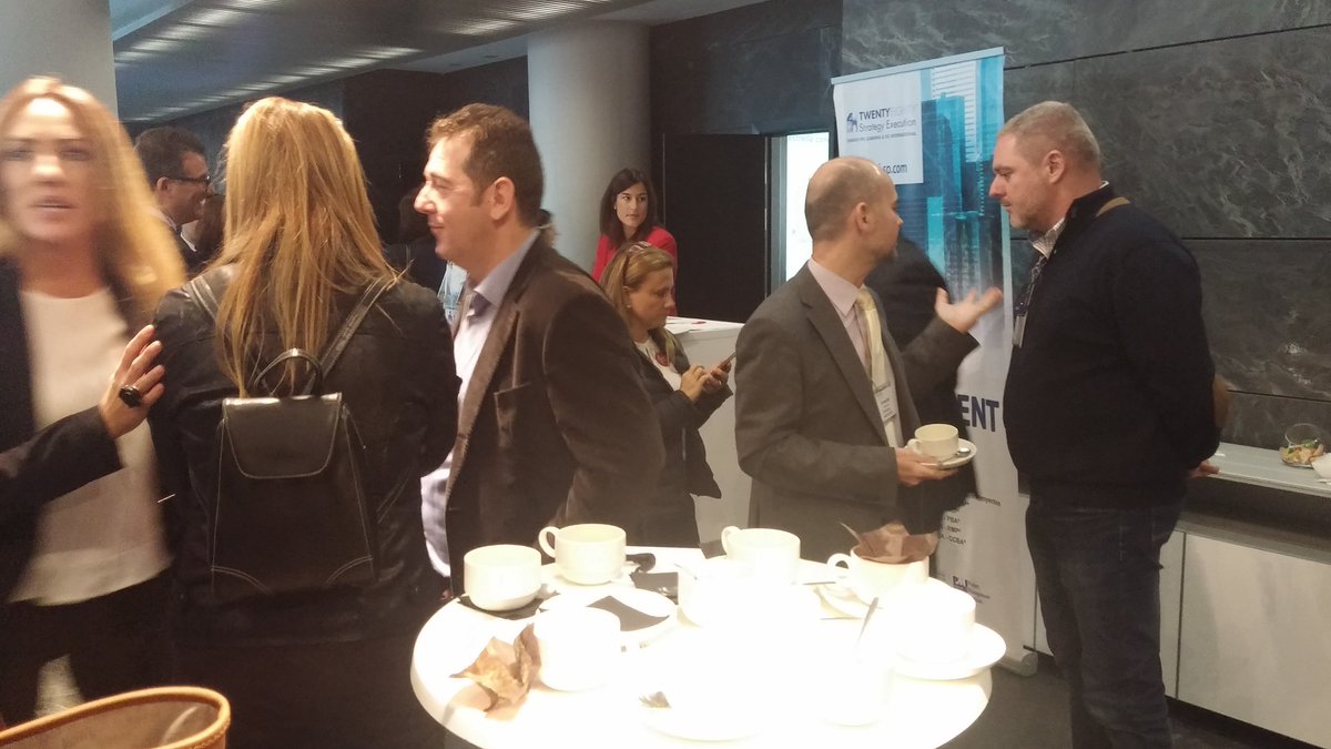 iKN_Spain's tweet photo. Networking con @ricohspain @KYOCERA_DS_ES @Comarch @Mercanza @ESIspain @KYOCERA_DS_ES en #TransformacionDigital2016 https://t.co/OgFc6iQhEn