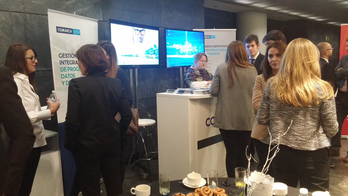 iKN_Spain's tweet photo. Networking con @ricohspain @KYOCERA_DS_ES @Comarch @Mercanza @ESIspain @KYOCERA_DS_ES en #TransformacionDigital2016 https://t.co/OgFc6iQhEn
