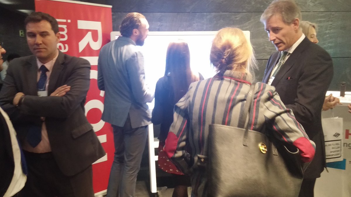 iKN_Spain's tweet photo. Networking con @ricohspain @KYOCERA_DS_ES @Comarch @Mercanza @ESIspain @KYOCERA_DS_ES en #TransformacionDigital2016 https://t.co/OgFc6iQhEn