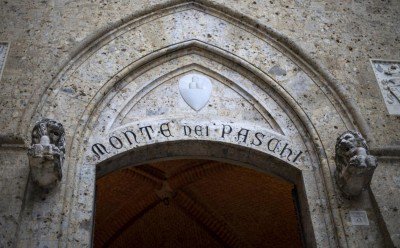 agenziaimpress's tweet photo. Decisione rinviata. #Mps, #Clarich:«Su aumento Fondazione decide dopo il #referendum» #siena video di @cricileno https://t.co/AGhRgENjtu https://t.co/JE2FNQVeem