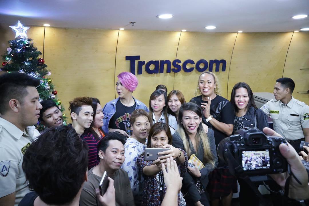 TranscomAsiaPH's tweet photo. Thank you for visiting us last night, Unkabogable Vice Ganda!
#TSPGCallCenterTour #TheSuperParentalGuardians #TranscomPH https://t.co/LWnKe4i9GK