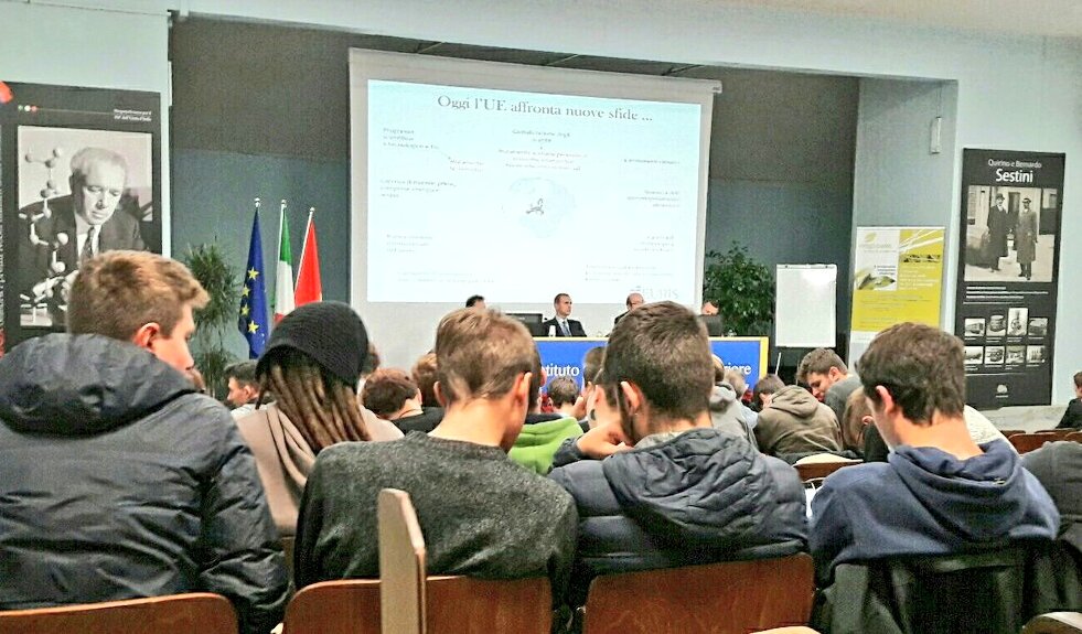 RadiciGroup's tweet photo. Ruggero Targhetta @rogertarg @EurisCommunity President talks about EU funding programmes #progettoLIFE #InnoProWire #Europe2020 https://t.co/LL2TtcgiDB