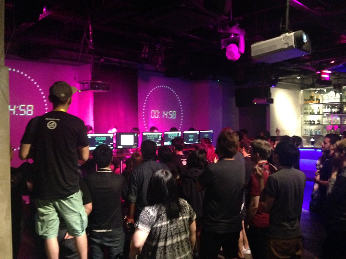 kerion7's tweet photo. And #codeinthedark starts! https://t.co/OkKHXiGEkN