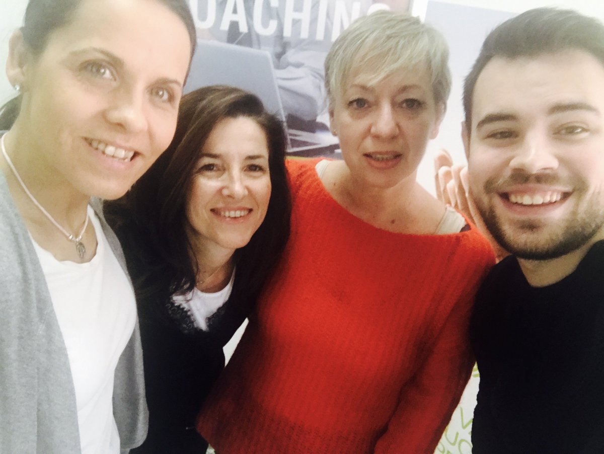 Iniciando de la mano de <a href="/TBoldChoice/">The Bold Choice</a> con @juanito_1808,<a href="/JanedelTronco/">Jane del Tronco</a>,<a href="/isabel_garmar/">Isabel Garcia</a>, con ilusión. Ya iba siendo hora de atacar las #RRSS