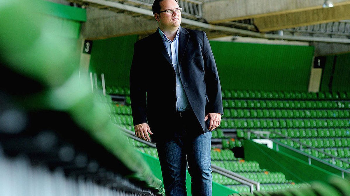 DFB's tweet photo. Der Bremer Björn Fecker ist neuer Vorsitzender der Kommission Gesellschaftliche Verantwortung. Das Interview ➡️https://t.co/W88eXUb13H #DFB https://t.co/5dQORugjKv