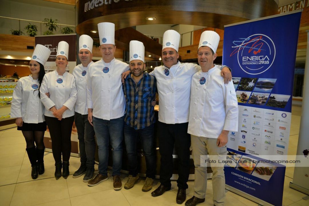 guiadebariloche's tweet photo. Chefs locales participan del Primer Encuentro Bioceánico Gastronómico ENBIGA 2016 https://t.co/hoTQRgp1vO https://t.co/4h5RRR9kEk
