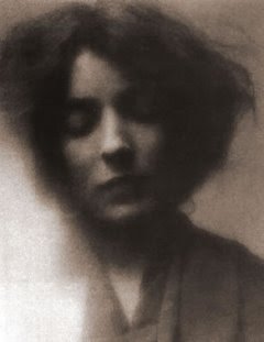 LapsusCalami_es's tweet photo. ¡Feliz Acción de Gracias!
Nosotros damos gracias por las poetas que, como Mina Loy, han construido lo más hermoso en nuestra sociedad. https://t.co/UBulc5WeeB