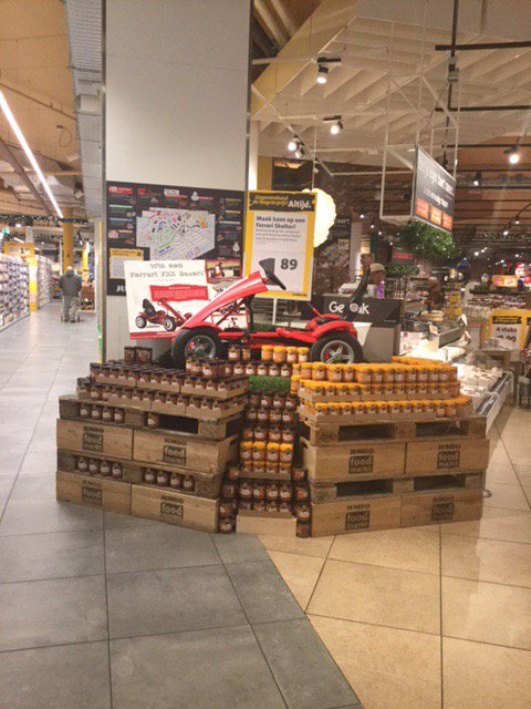 Maak deze week kans op deze gave Ferrari Skelter bij aankoop van 2 potten Pindakaas, nu bij #Jumbo Foodmarkt Breda