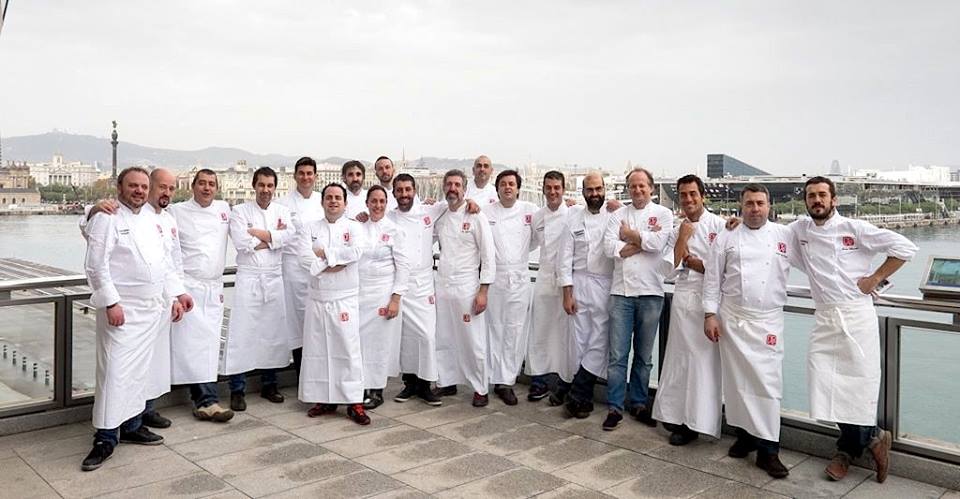 FELICES con las #EstrellasMichelin que renovamos en <a href="/GrupoNoveCocina/">Grupo Nove</a> y compartimos con client@s, colegas, productor@s ¡GRACIAS! #GaliciaMola