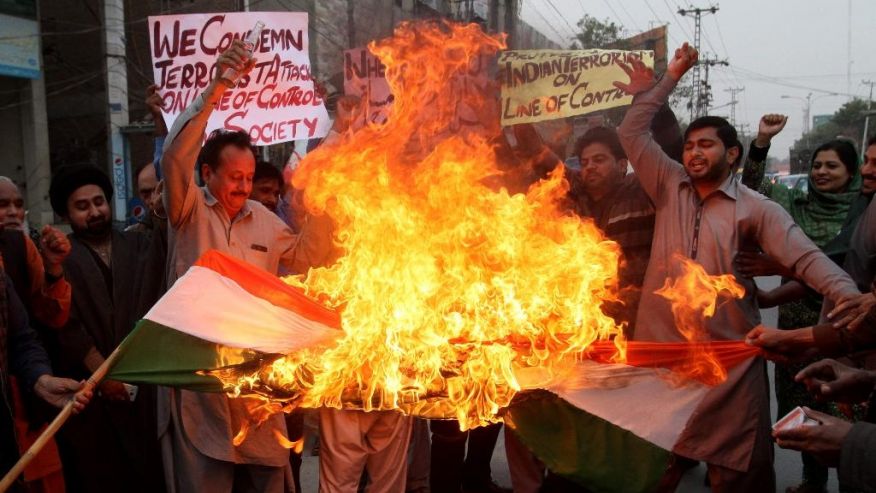 FoxNews's tweet photo. Pakistani air force chief warns India against full-scale war https://t.co/wsf10qz2J0 https://t.co/mSKWD0FiMZ