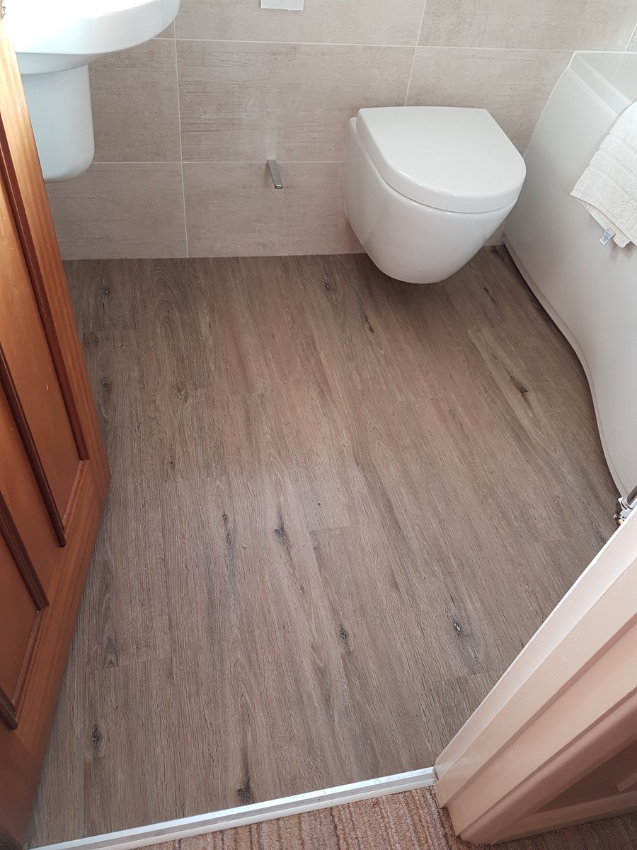 DW_Flooring's tweet photo. Small bathroom fitted in #hernebay this morning. #vusta #limedoak for #ajballandsons of #broadstairs on @FBallUK #500micro #f46 https://t.co/2zkqmHLQ6t