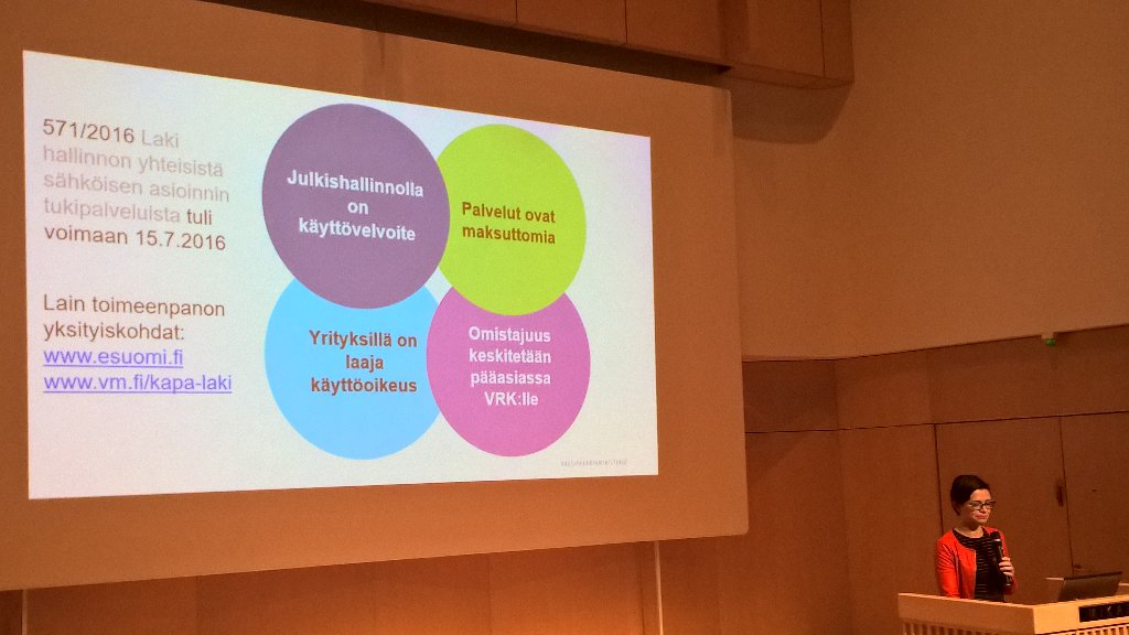 kuntakapa's tweet photo. Yksityisen ja julkisen välinen raja madaltuu palveluprosesseissa #suomifi #lupaus2016 #digfi #digitalisaatio https://t.co/J91QK08cln