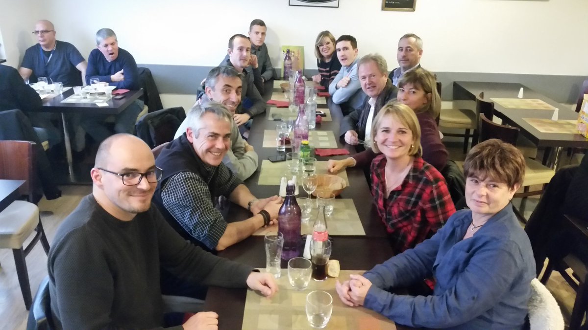 MGAMVB's tweet photo. Le départ de Melvin, dans la joie et la bonne humeur...et un petit pincement. Manque un quatrième pour le baby... https://t.co/loMlbd1bT0