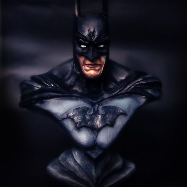 brunocinecast's tweet photo. Olha só esse item que chegou na @LikeaBoxOficial , busto do Batman de 20 cm https://t.co/klM6W1Pgmo https://t.co/f8HxQK2ILb