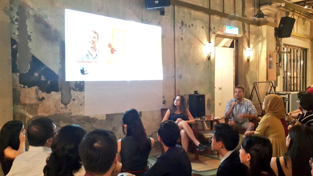 elee618's tweet image. Learning top secret tips&amp;amp;hacks of digital marketing w/o getting in2 @google jail fr @robertokruk &amp;amp; @MayaNik at Oxbridge Msia Talk at Leaf&amp;amp;Co