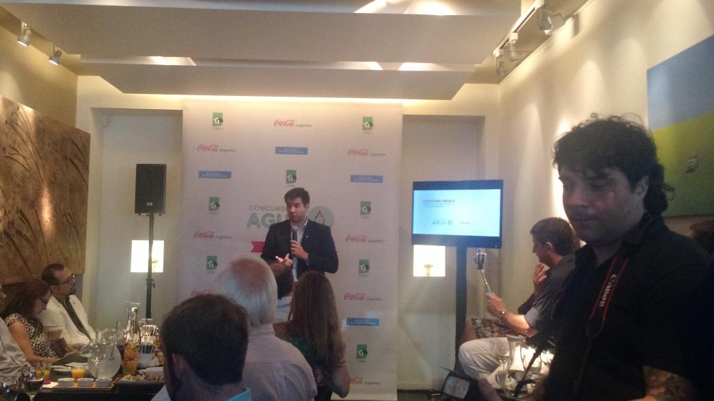 uniRSE's tweet photo. El concurso de #Agua de @CocaColaAr y @Vida_Silvestre cumple diez años @BitacoraSus #ambiente #Compromiso https://t.co/zhvJ7ika7Z