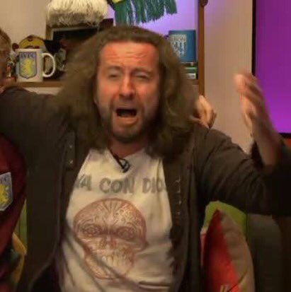 SiGreg39's tweet photo. The legend that is @iam_jlc returns to the #LimeGreenSofa tonight @FANTVuk #FanTv #Fireworks #Goodtimes #Brumour #DuttySquirrel #TouchMe 😂👊🏽 https://t.co/aztMxe85NO