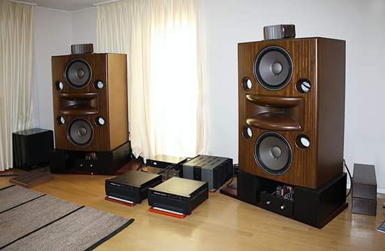 Berny2876's tweet photo. #Rey Audio RM-7VC monitors driven by #Amcron and #Krell amplifiers. https://t.co/r2LU38UqQ6