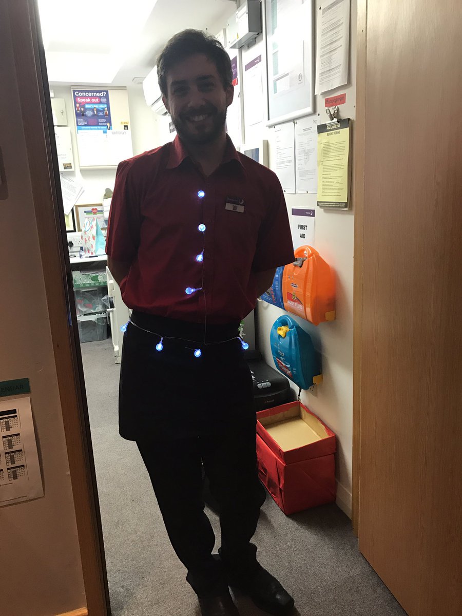 Pete ready for his bar shift ! <a href="/SandpiperSWales/">Sandpiper - Llanelli</a> are ready for Christmas 🎄