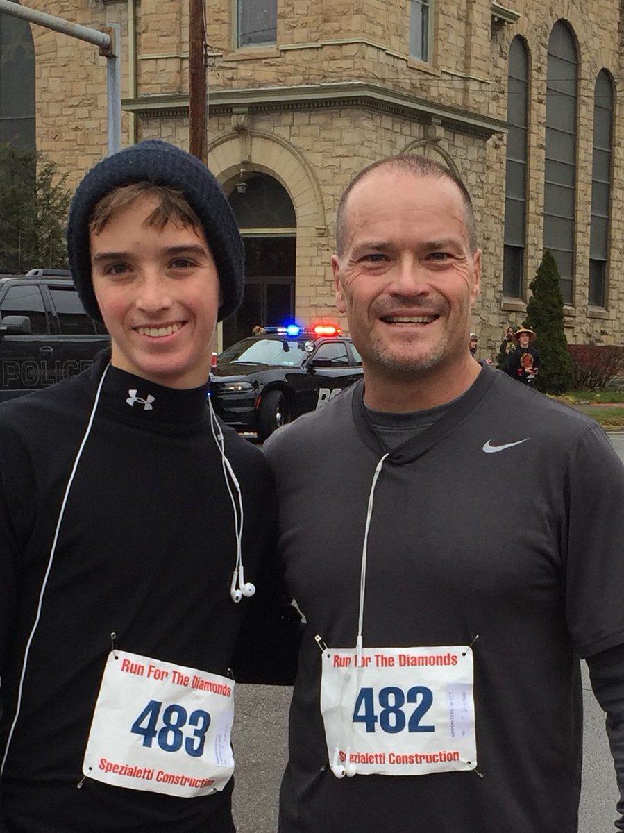 nwtigerhipp's tweet photo. 9 miles in the books before Thanksgiving dinner. #RunfortheDiamonds https://t.co/E9tqb6ABGB