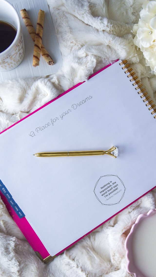 contentplanner_'s tweet photo. OUR #BLACKFRIDAY SALE IS NOW LIVE! ➡️ https://t.co/jWDkDcY9TR 💟💄🎉🚨 #thecontentplanner https://t.co/Vi0PCsZOr2