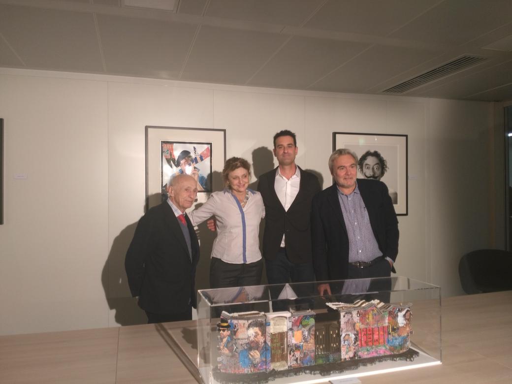 PERL_Immo's tweet photo. Expo #GainsgourgStillAlive chez @PERL_Immo : @LordAnthonyCahn et #JacquesVilleglé sont là :-) https://t.co/zg8WhLr45k