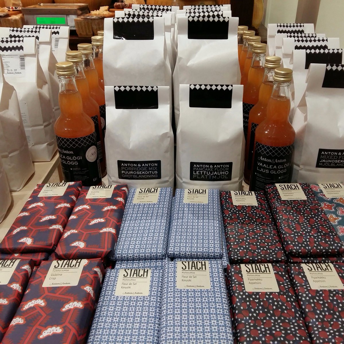 VisitHelsinki's tweet photo. TRE #Christmas Market is now open with gift ideas from over 100 Finnish #design &amp; #fashion brands! 🎅 https://t.co/xWxjExsnDZ https://t.co/7ufTVCw4eo