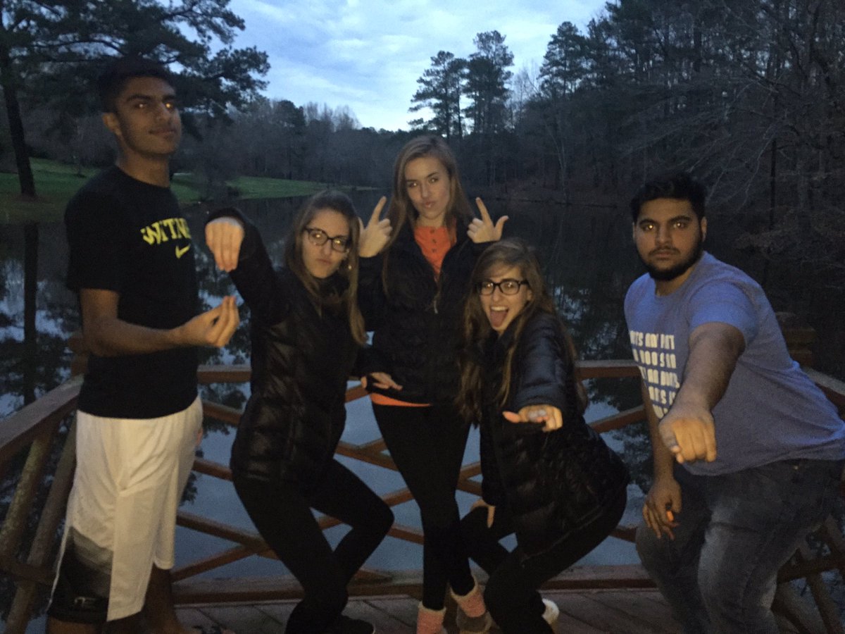 mckinleypiper99's tweet photo. Happy birthday @Alizzledrizzle !!! I hope you have a great day!! https://t.co/UBLMKMlpd4