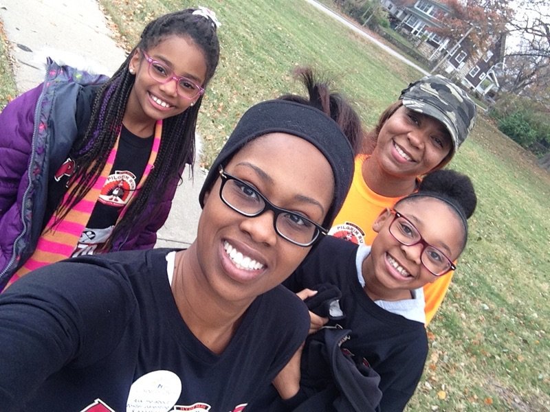 TravannaA's tweet photo. Thankful to finish @hydeparkkc #pilgrimrun this #thanksgiving with my @CornerstonesKC family and friends! @kicker31098 https://t.co/GdFvrR0Sa8