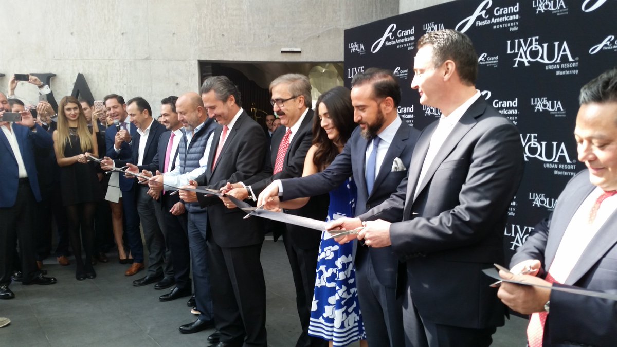 RevistaM_mx's tweet photo. El turno es ahora para el corte de listón del Live Aqua Urban Resort y el Grand @fiestamericana  Monterrey Valle. @AnaBreCo @AriBorovoy https://t.co/2b2mgiXtne