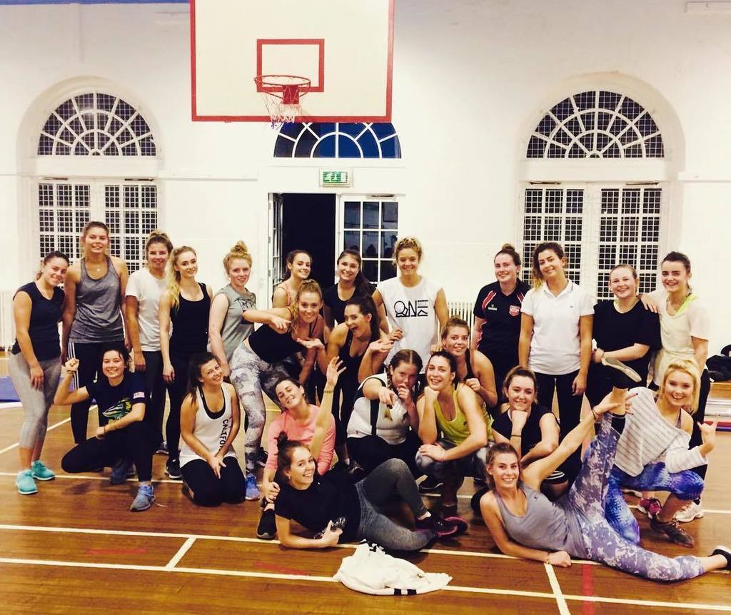 The @mmuladieshockey turned up in force!! Loving the smiles whilst training!! #poser #pose… ift.tt/2fcc4ic