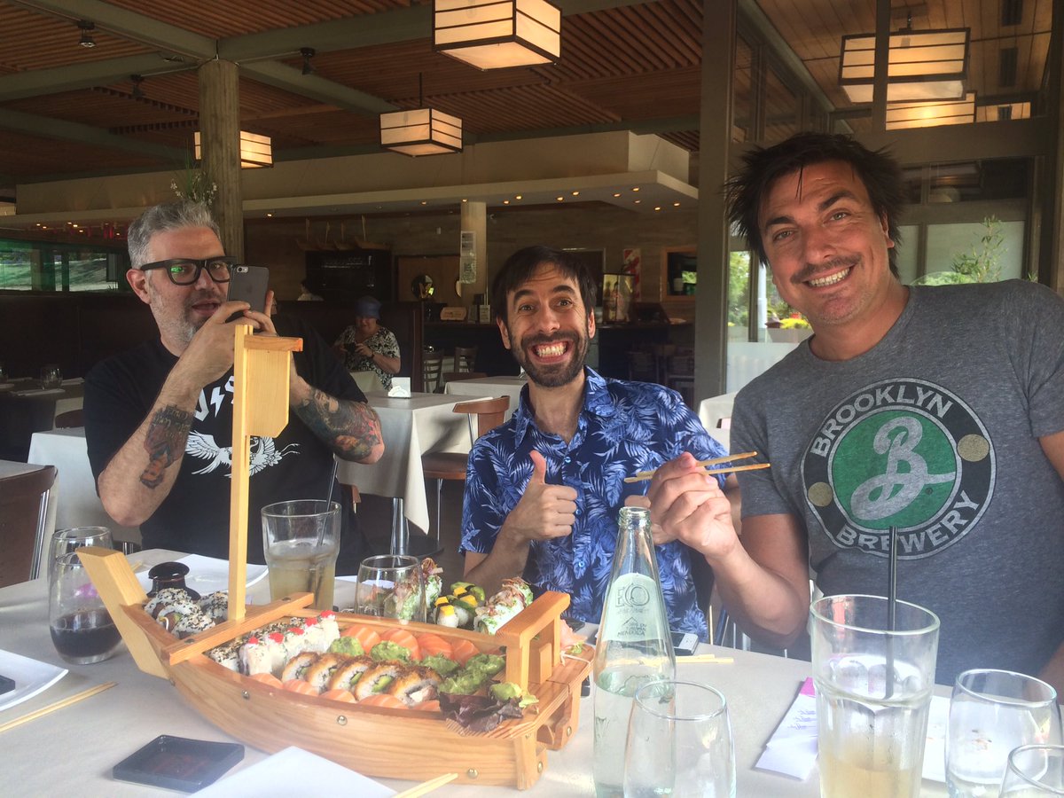 joefernandezok's tweet photo. Comiendo en el increíble @jardinjapones con mis compañeritos @clementedeviaje  @sancalori #TitanicDeSalmon https://t.co/LOtwaMEy8y