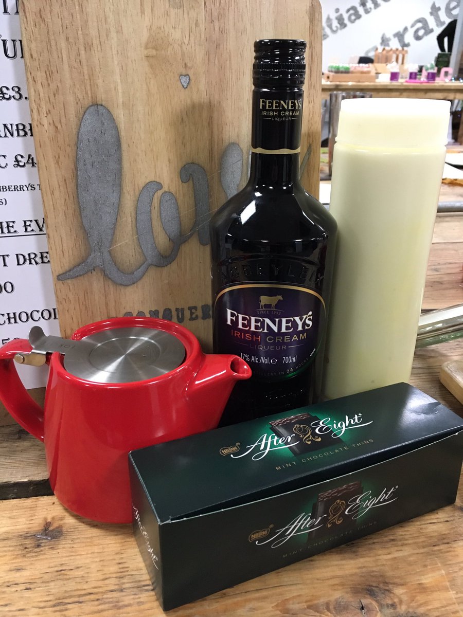 ChrisTheMarble's tweet photo. Loving Josh's new winter cocktail creation "the after eight dream" at @LCAMediaCity @Feeneys_ @MarbleheadUK1 https://t.co/D7ha3iioBO