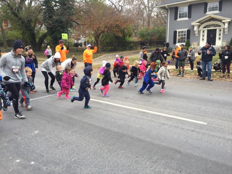OurCornerstones's tweet photo. The Children's Dash rounded out the morning at @hydeparkkc's Pilgrim Run! 
#CommunityPartners  #PilgrimRun

Happy Thanksgiving everyone! https://t.co/r3qPMqnAbU