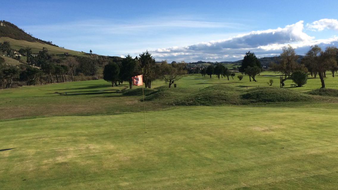 cant_infinita's tweet photo. Espectacular día hoy en el campo de #golf Abra del Pas, 18 hoyos para disfrutar de un #felizjueves practicando deporte https://t.co/vr86tC5JqI