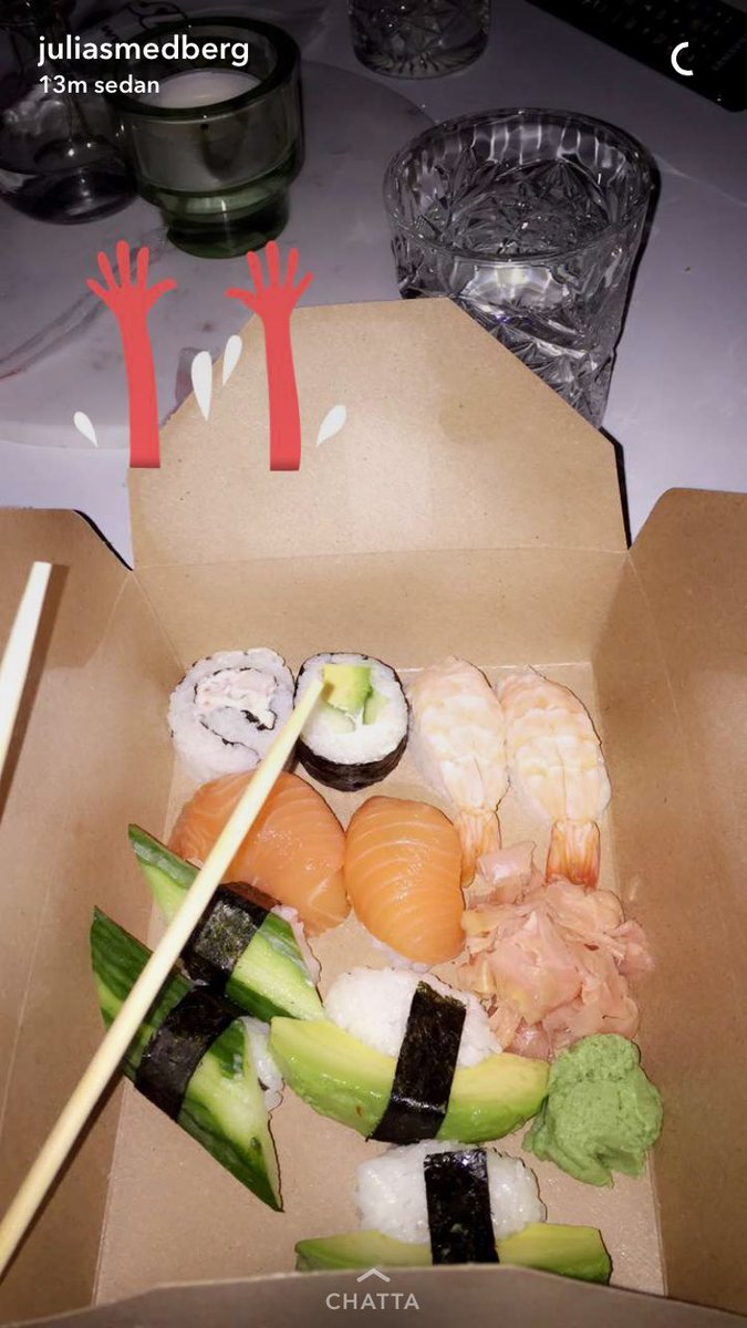 AlbinStenholm's tweet photo. *När man inte tycker om sushi, men ändå vill ha en fin mystory* @JuliaSmedberg https://t.co/duaiZsoETt