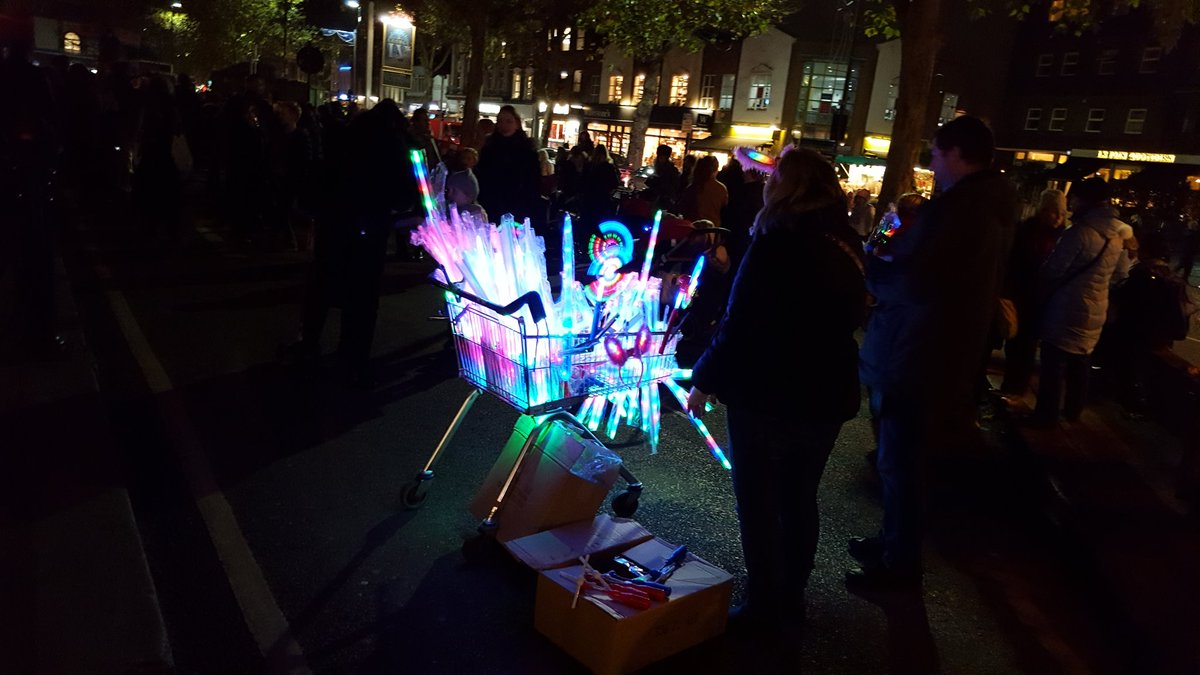 Xmas lights turn on in Chiswick. How did we go from a fab market last year to this! Selling lights from a supermarket trolley. .
REALLY !!