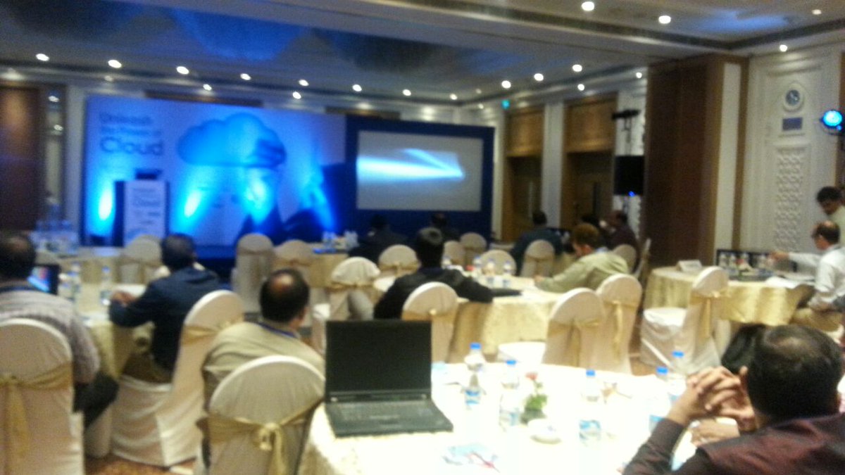 HCLScribes's tweet image. And the event begins now. #HCLICloudConference