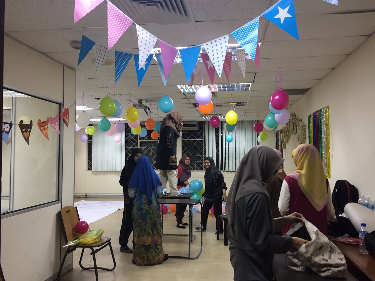 psychbazaar16's tweet photo. Kegigihan komiti Psych Day 2016 for preparation! Come weh! A lot of fun stuff to try ❤️😍 refer the schedule here - https://t.co/h6k0lvXI1t https://t.co/m6s61luefO