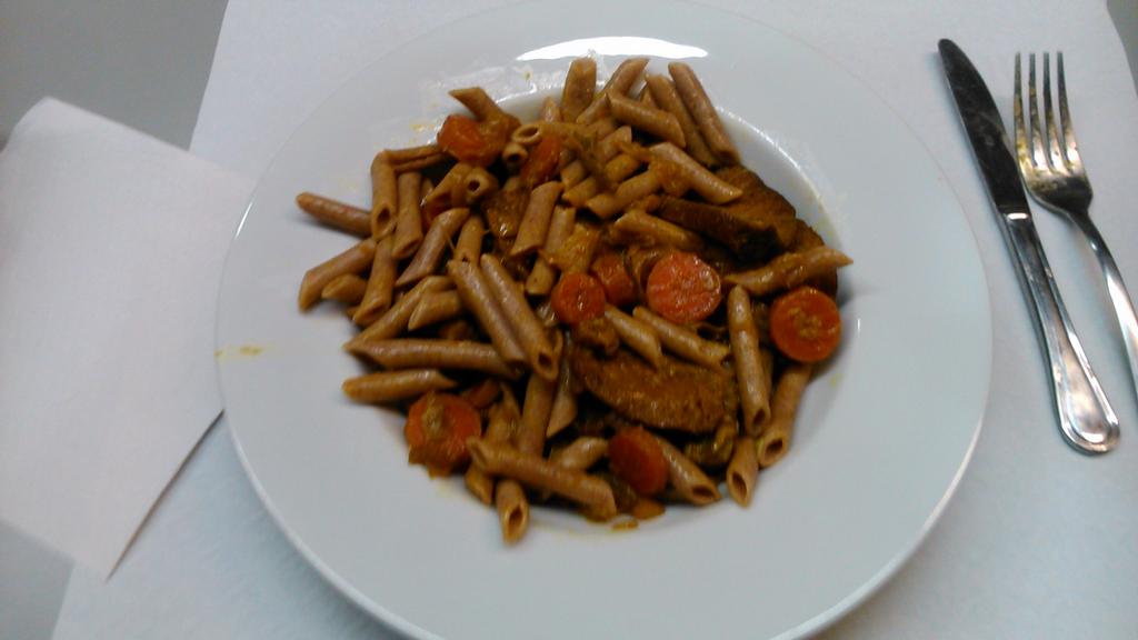 alexandrelopez's tweet photo. Avui, #MeatLessDayUOC #seguim https://t.co/FzaEcpDT5n