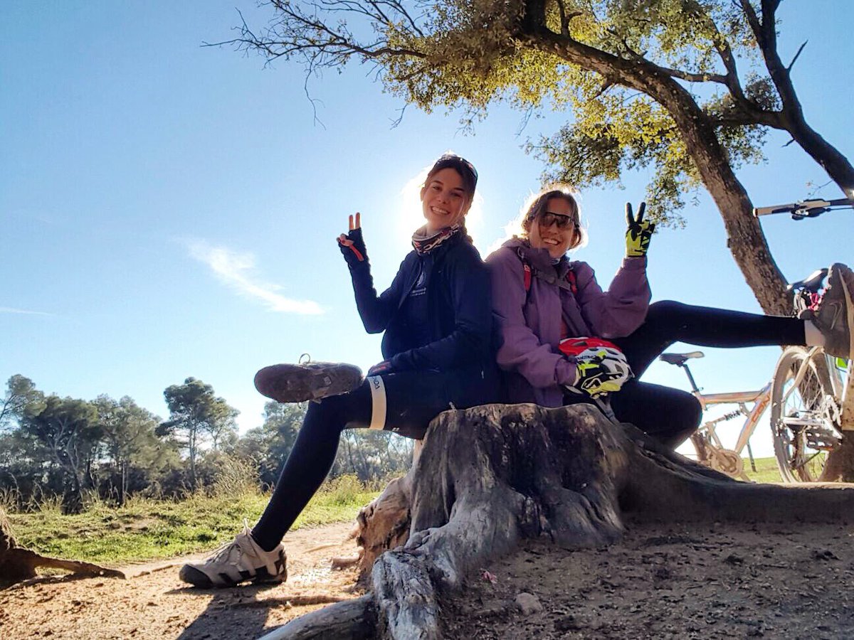 EliaGibert's tweet photo. Bon  matí de #bici🚲 !! 💪🏻💪🏻✊🏼😊 estem a tope @montsetorrente 💃🏻 https://t.co/wou2uhH4Rm