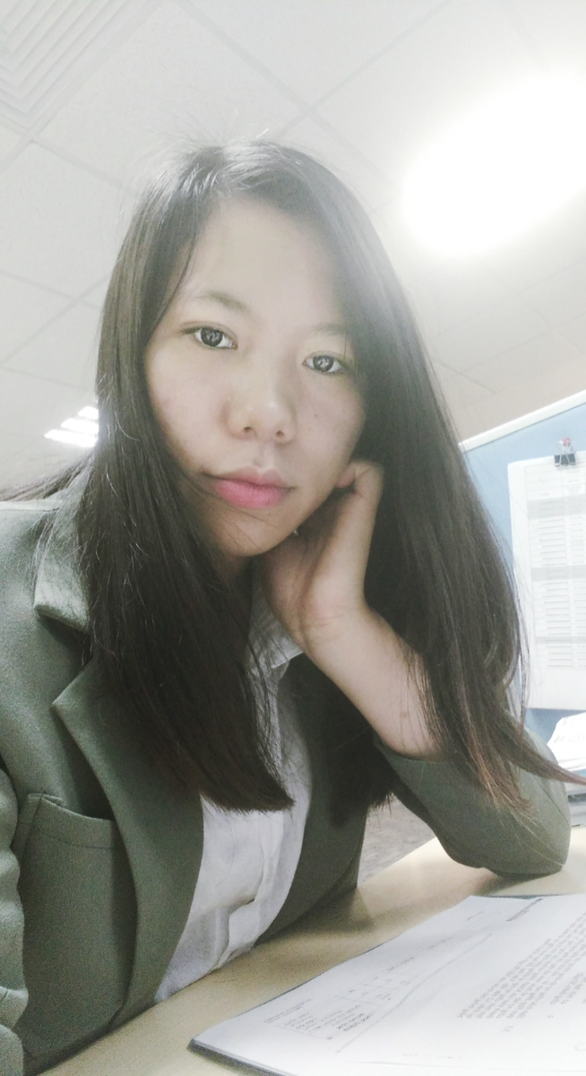 XunSu1's tweet photo. 쌀쌀한 날에게 쓰기                                       갑자기 마음이 설레하고 사랑하는 사람과 함께 손을 잡으면서 길가에서 하노이 야경을구경하고 싶은 여자.이번 겨울에 어떻게 지낼까? 그사람이 옆에 있으면 좋을테데:-) https://t.co/D0nbwxMgiR
