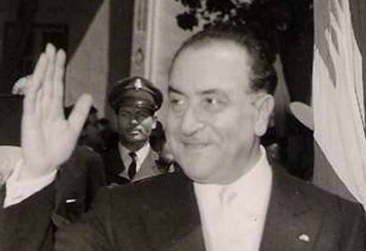 ZiyadBaroud's tweet photo. يتعامل البعض مع التشكيلة الحكومية العتيدة وكأنها قالب جبنة! رحم الله فؤاد شهاب (الذي كان يسميهم fromagistes)! https://t.co/eBigRIymFn