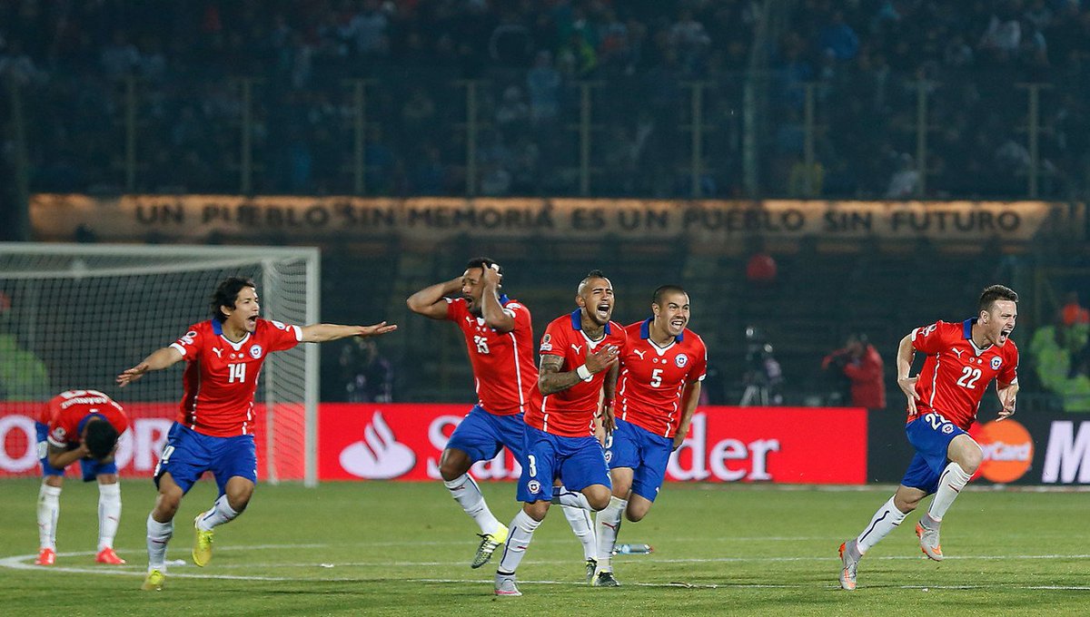 DiarioLaHora's tweet photo. Chile subió en el ranking FIFA y eso nos acerca la posibilidad de ser cabeza de serie en el próximo Mundial https://t.co/5rTn34IBEe https://t.co/kdG6XTGvkq