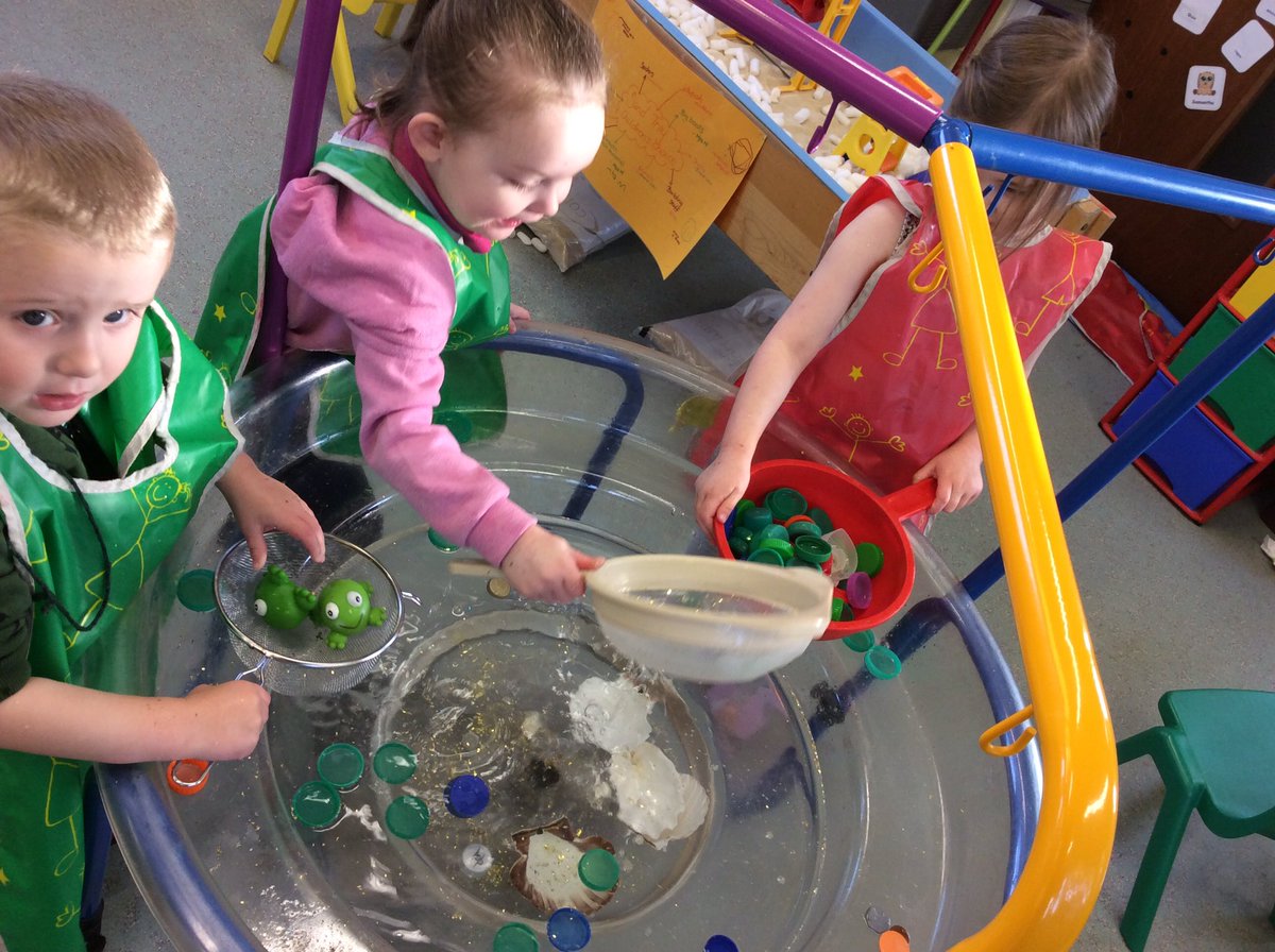MissCLReid's tweet image. Patterns, money, puzzles, pouring and #Numicon. What a busy morning we have had!@woodside_school #nurserylife #earlyyearsnumeracy