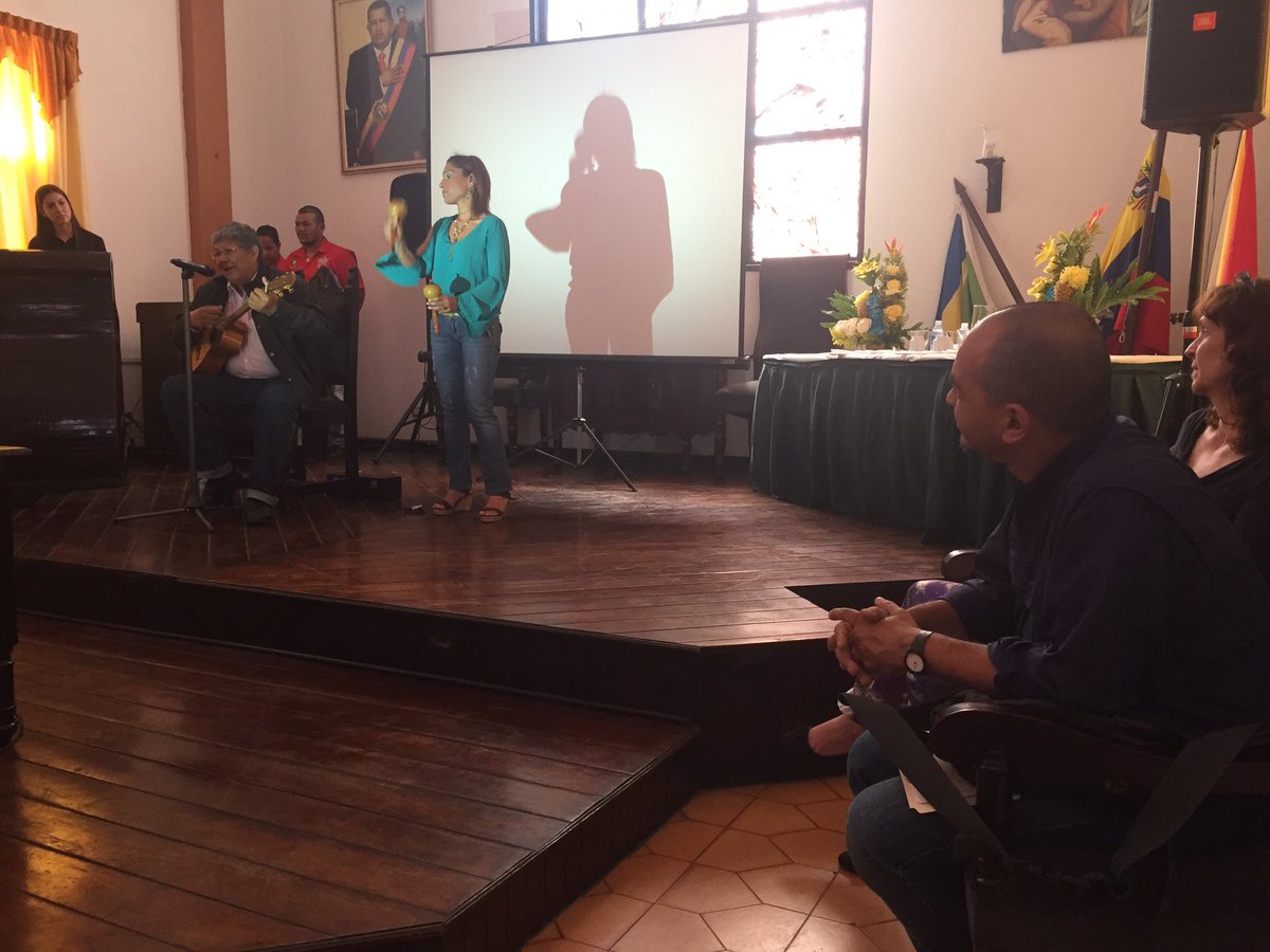 SSanchezVz's tweet photo. Iniciando el 1er Seminario Conversaciones en Torno al Hábitat con una Apertura Cultural extraordinaria. https://t.co/ZI3vQUjmP4