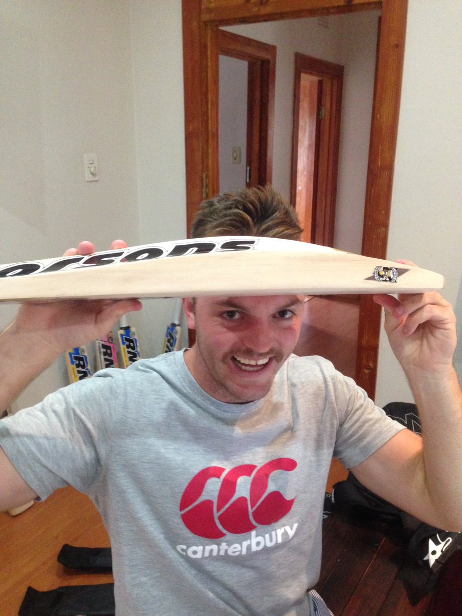 RNScricketRSA's tweet photo. You know the #rnslarsons cricket bat is thick when this happens! 😂😳@WarwickAustin https://t.co/fPPUHXG8VO