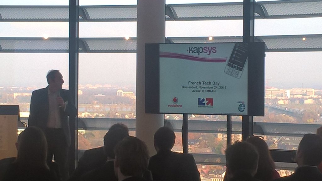 VTerreaux's tweet photo. @kapsys on a pitch contest during #FTD16 #innovation #silvereconomy @Vodafone_de @BF_Deutschland @BF_TechServices https://t.co/WvQcLMDWQK
