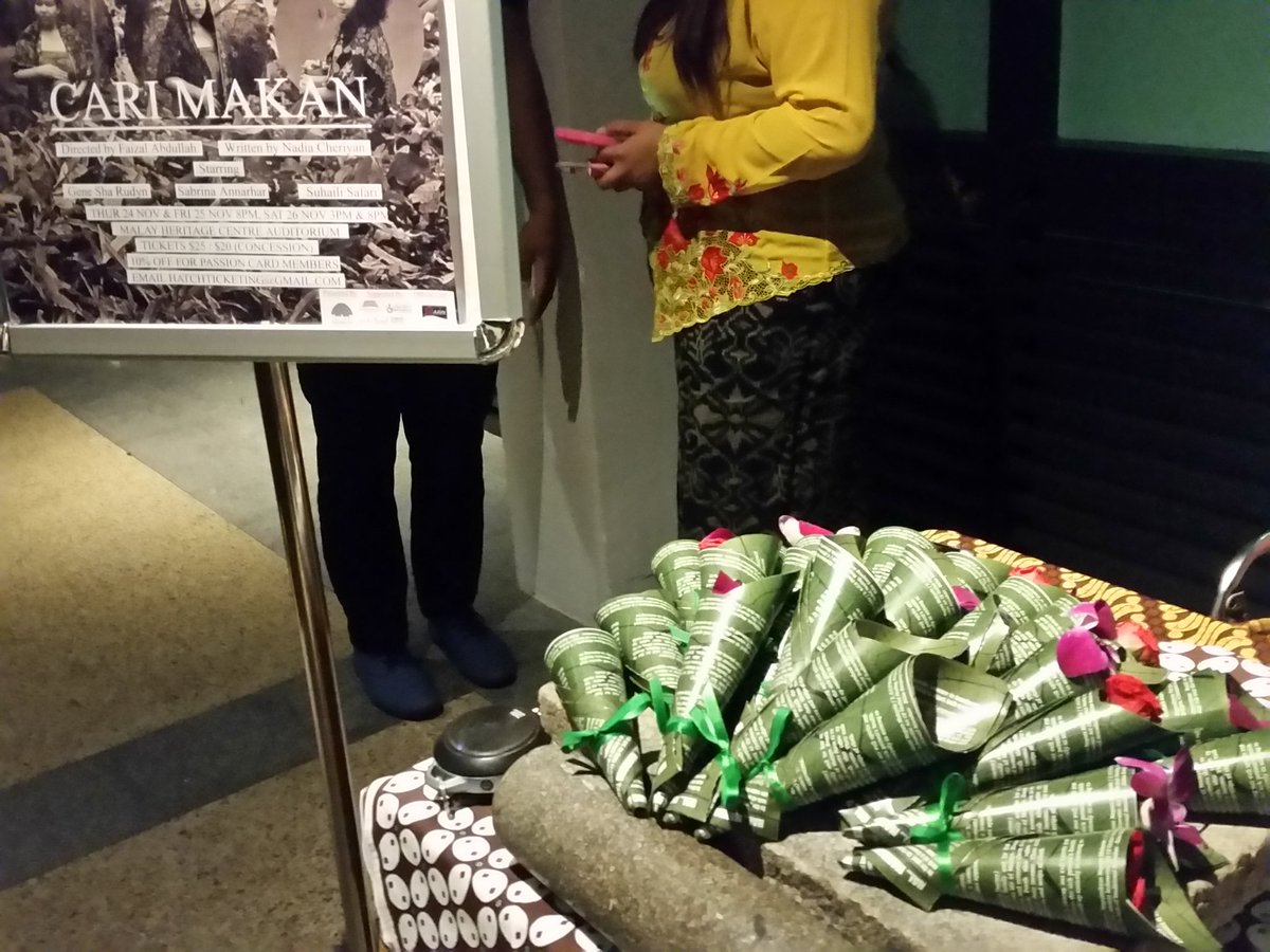 Akshita Nanda On Twitter Hatch Theatrics Cari Makan Is Haunting Homage To Malay Kampung Life Programme Booklet Is Also A Bouquet Singapore Theatre Arts Https T Co Ruooiqvnoq